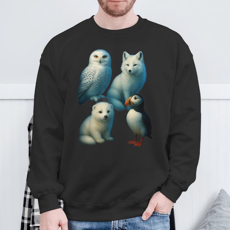 Arctic Animals コラージュ シロフクロウ キツネアザラシ ツノメ スウェットシャツ 高齢者への贈り物