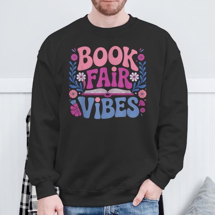 Book Fair Vibes Retro Teacher Reading Lovers Librarian Sweatshirt Gifts for Old Men
