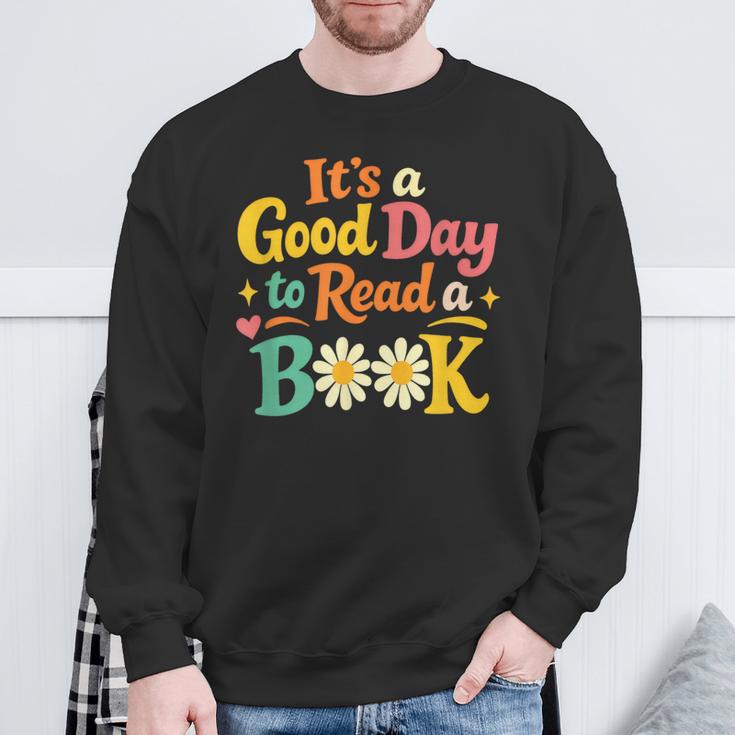 Cheerful Good Day To Read A Book Cozy Warm Bookworm Sweatshirt Gifts for Old Men