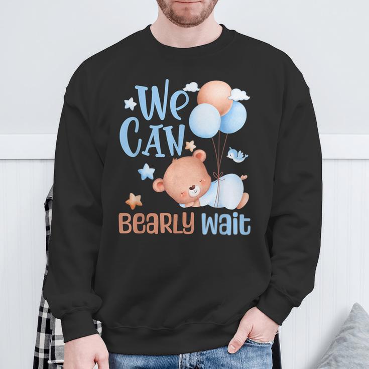 Cute We Can Bearly Wait For Gender Neutral ベビーシャワーパーティー スウェットシャツ 高齢者への贈り物