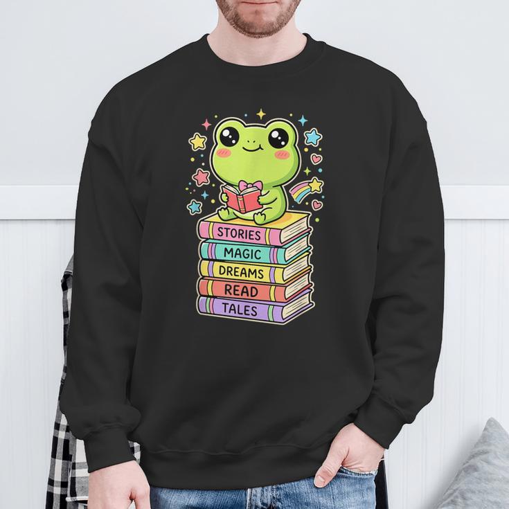 Frog Reading Books Bookworm Librarian Sweatshirt Gifts for Old Men Frog Reading Books Bookworm Librarian Sweatshirt Gifts for Old Men