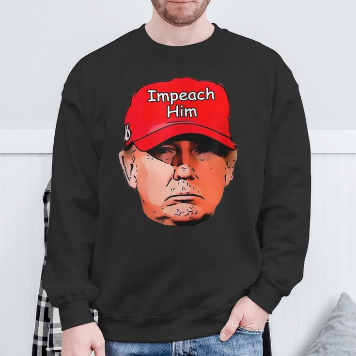 Impeach Trumptupid レッドキャップ ジョーク 民主党員 Usa 弾丸 スウェットシャツ 高齢者への贈り物