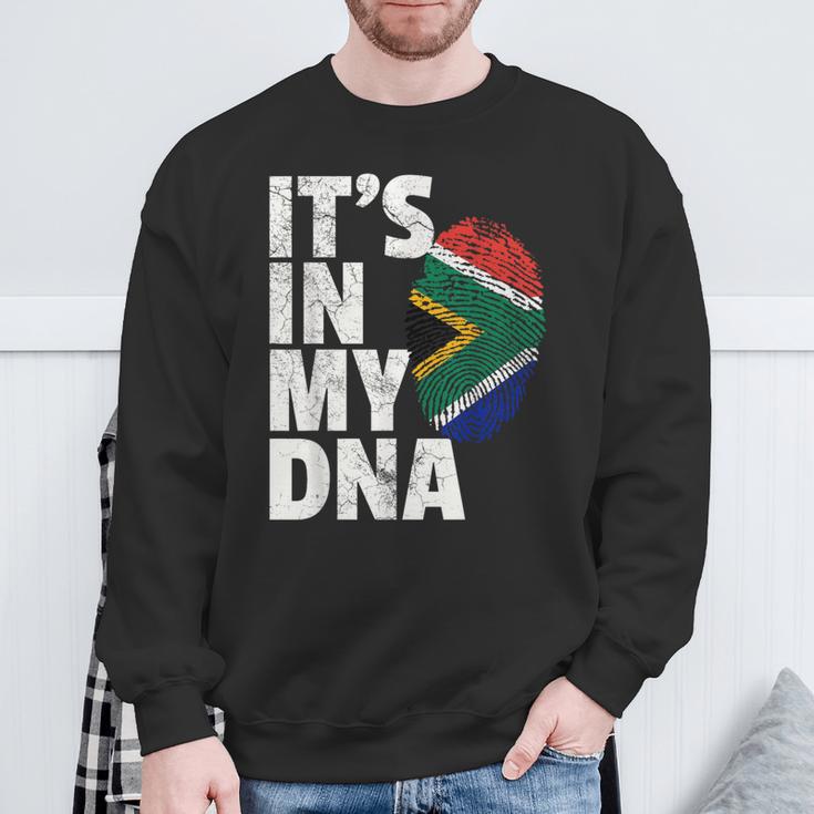 It's In My Dnaouth African Africa Flagスウェットシャツ 高齢者への贈り物