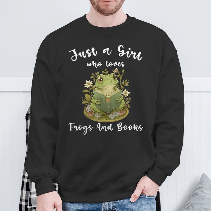Just A Girl Who Loves Frogs And Books Cute Reading Sweatshirt Gifts for Old Men