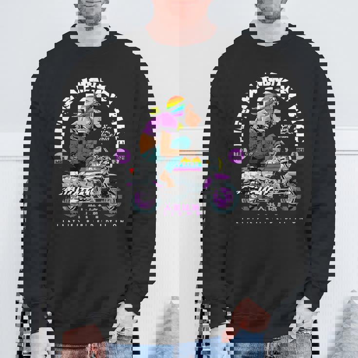 Life Is A Monkey Bike Fun ビンテージ バイカー プライドエディション スウェットシャツ 高齢者への贈り物