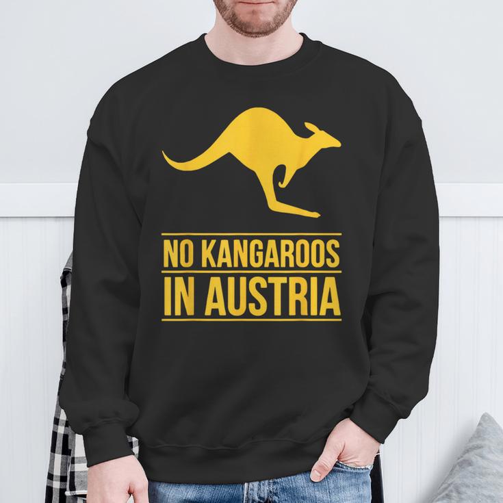 No Kangaroos In Austria スウェットシャツ 高齢者への贈り物