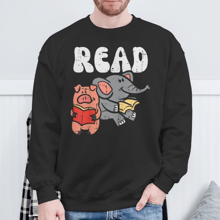Pig Elephant Reading Cute Book Lover Bookworm Boys Girls Kid Sweatshirt Gifts for Old Men