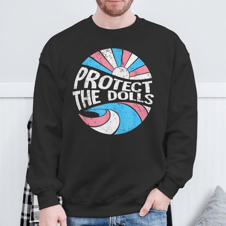 Protect The Dolls、トランスジェンダーlgbt、トランスジェンダーの権利 スウェットシャツ 高齢者への贈り物