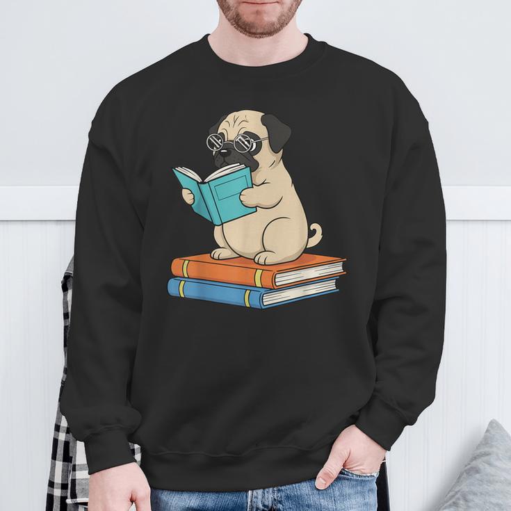 Reading Pug Bookworm Cute Pug With Glasses Books Sweatshirt Gifts for Old Men
