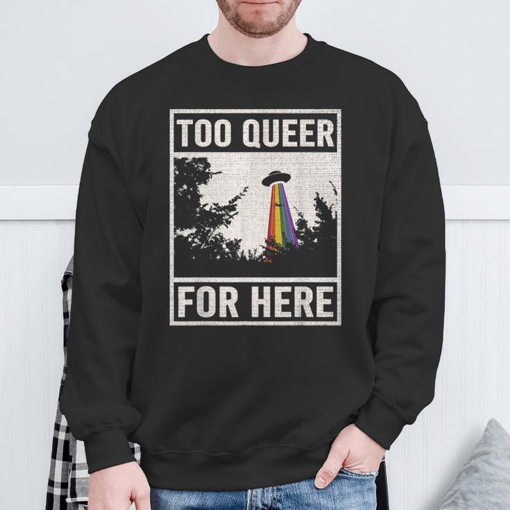 Too Queer For Here シャツ Gay Pride Alien Ufo スウェットシャツ 高齢者への贈り物