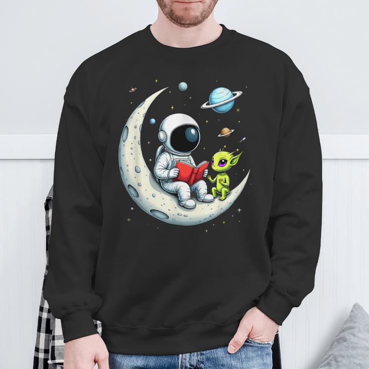 UFO Alien Astronaut Reading Book In Space Sweatshirt Gifts for Old Men