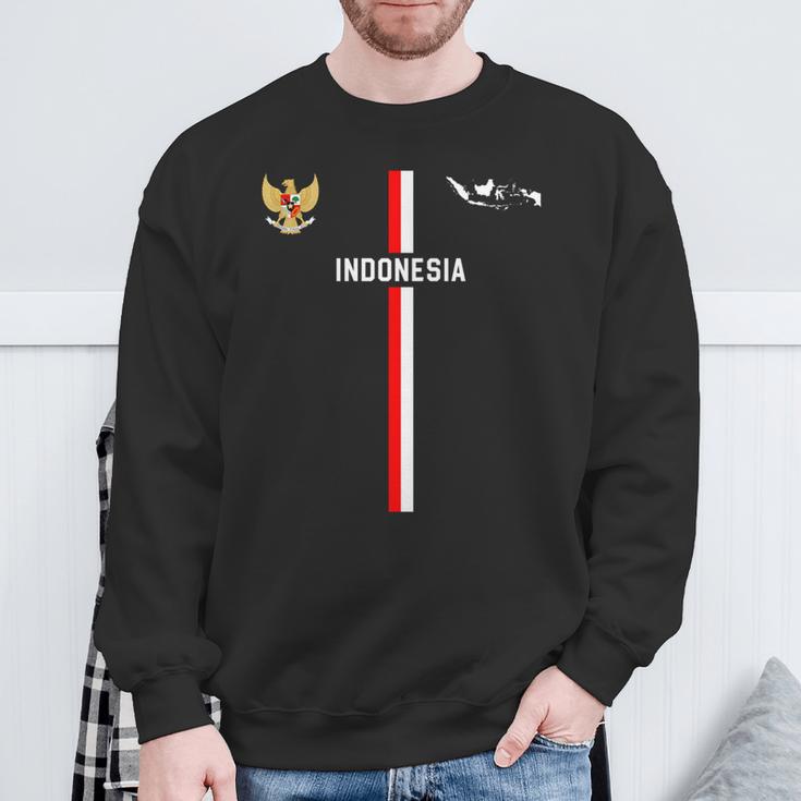インドネシア国旗、インドネシアのシルエットマップ、国章 長袖tシャツ スウェットシャツ 高齢者への贈り物