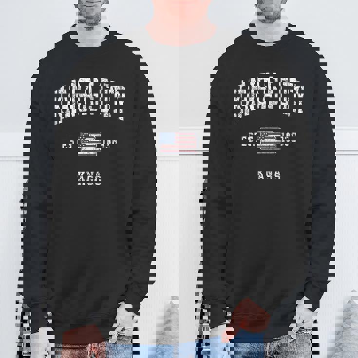 カンザスシティカンザスks ヴィンテージ アメリカ国旗 スポーツデザイン スウェットシャツ 高齢者への贈り物