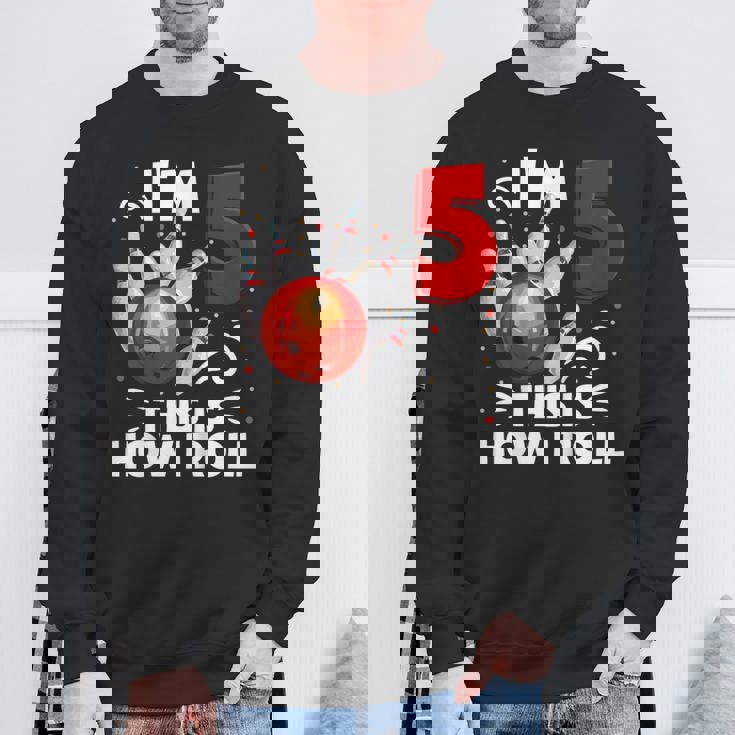 キッズ 5歳の誕生日 男の子 ボウリング This Is How I Roll 5歳 スウェットシャツ 高齢者への贈り物