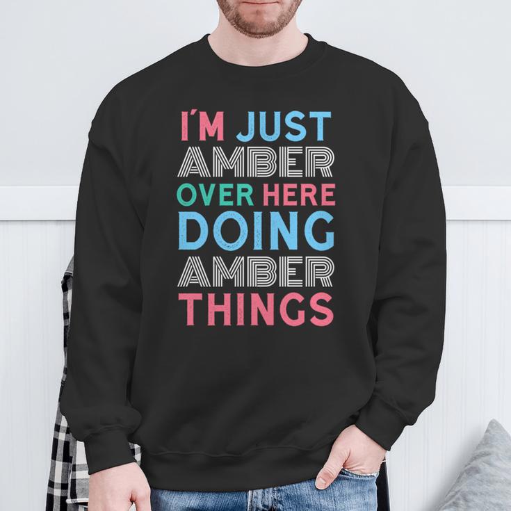 俺はこっちのアンバーなんだよこいつはアンバー・シングス・ネームをやってるだけ 長袖tシャツ スウェットシャツ 高齢者への贈り物