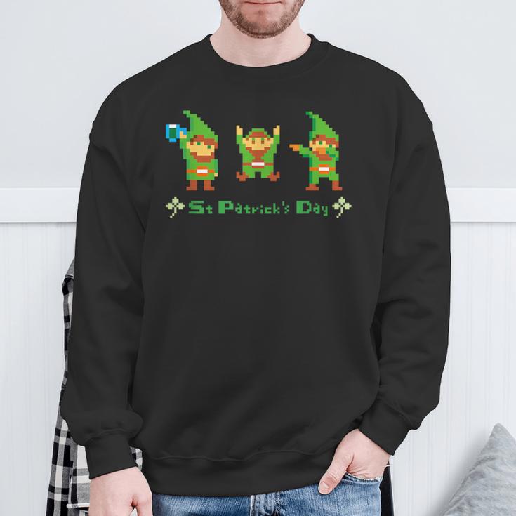 聖パトリックデー ピクセルアート ドット絵 レトロゲーム プレゼント ダブダンス 乾杯 万歳 スウェットシャツ 高齢者への贈り物