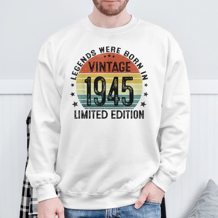79歳ギフトtシャツ 1945年のベスト・オブ・レジェンド 1945年に誕生 スウェットシャツ 高齢者への贈り物
