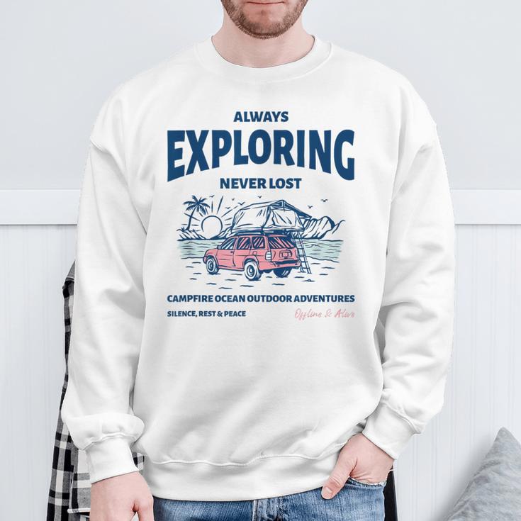 Always Exploring Campfire Ocean Outdoor ビーチライフグラフィック スウェットシャツ 高齢者への贈り物