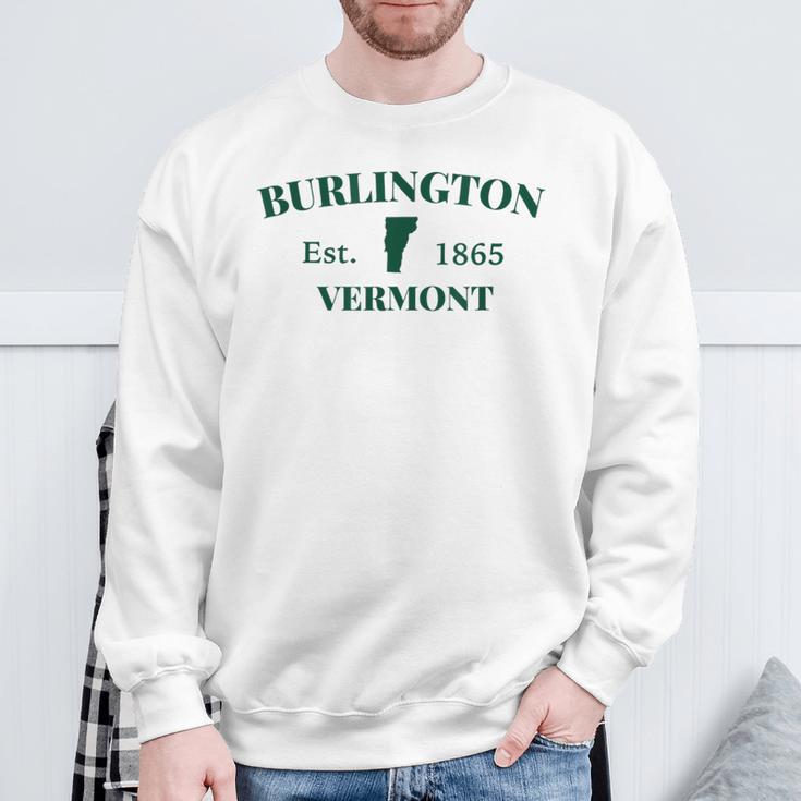 Burlingtonermontt シティステートカレッジ 観光のお土産 スウェットシャツ 高齢者への贈り物