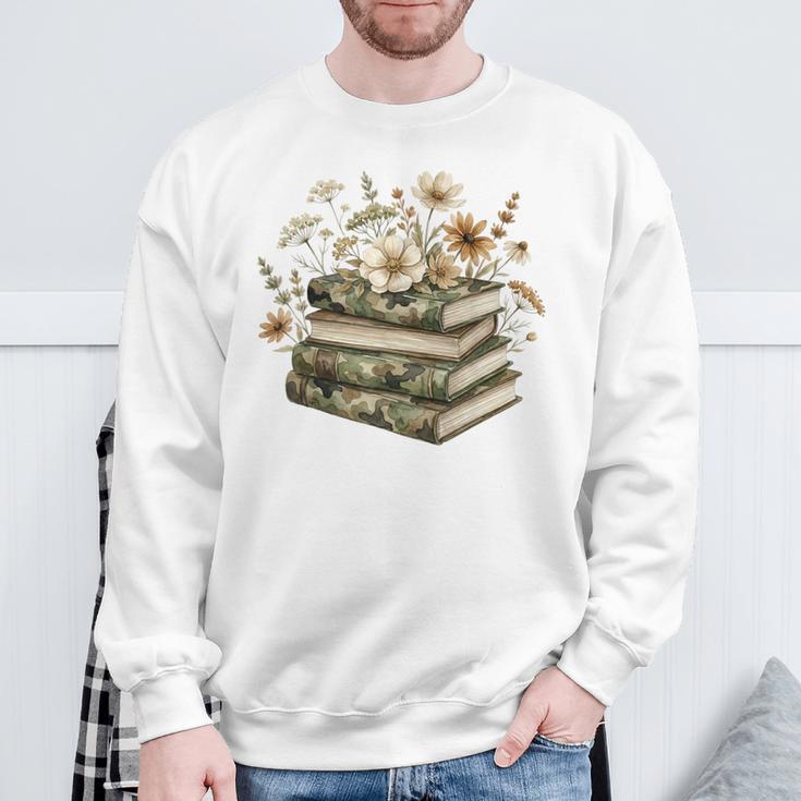 Floral Boho Flowers Books Camo Teacher Wildflowers Reading Sweatshirt Gifts for Old Men