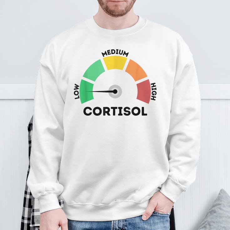 Low Cortisol Levels Meme スウェットシャツ 高齢者への贈り物