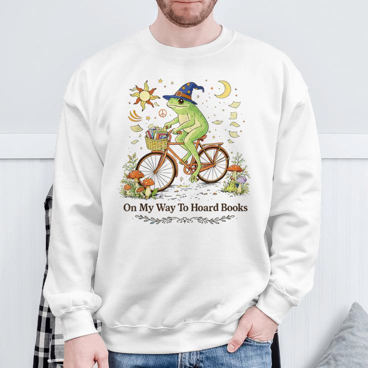 ON My Way To Hoard Books Cute Frog For Book Lovers Sweatshirt Gifts for Old Men