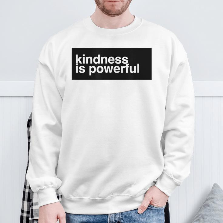 Kindness Is Powerful スウェットシャツ 高齢者への贈り物