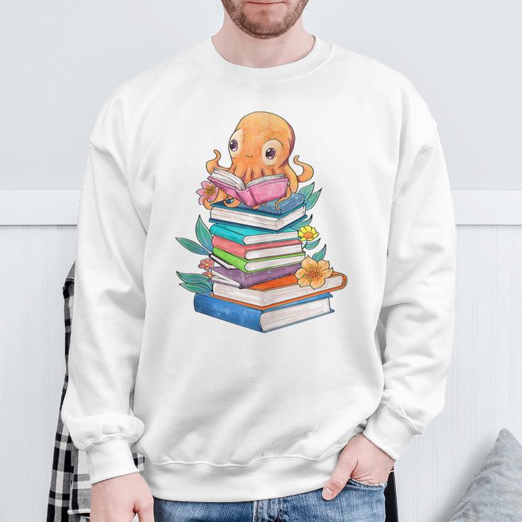 Octopus Reading Bookworm Book Reading Octopus Lover Sweatshirt Gifts for Old Men