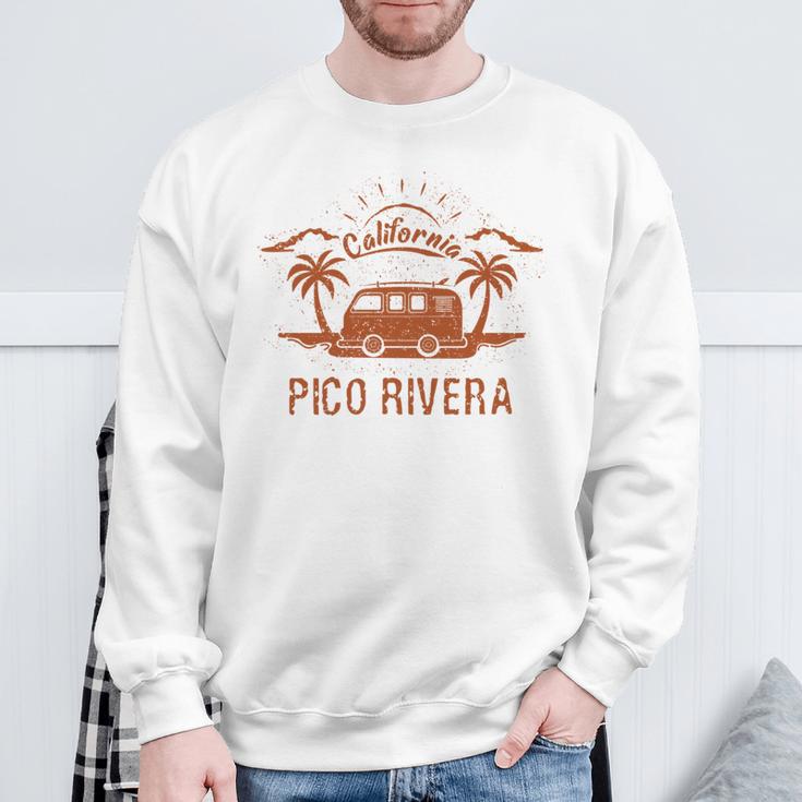 Pico Rivera Ca カリフォルニア レトロ ビンテージ サーフィン ビーチ 長袖tシャツ スウェットシャツ 高齢者への贈り物