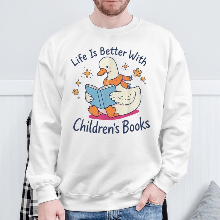 I Still Read Children’s Books Cute Duck Reading Book Lover Sweatshirt Gifts for Old Men