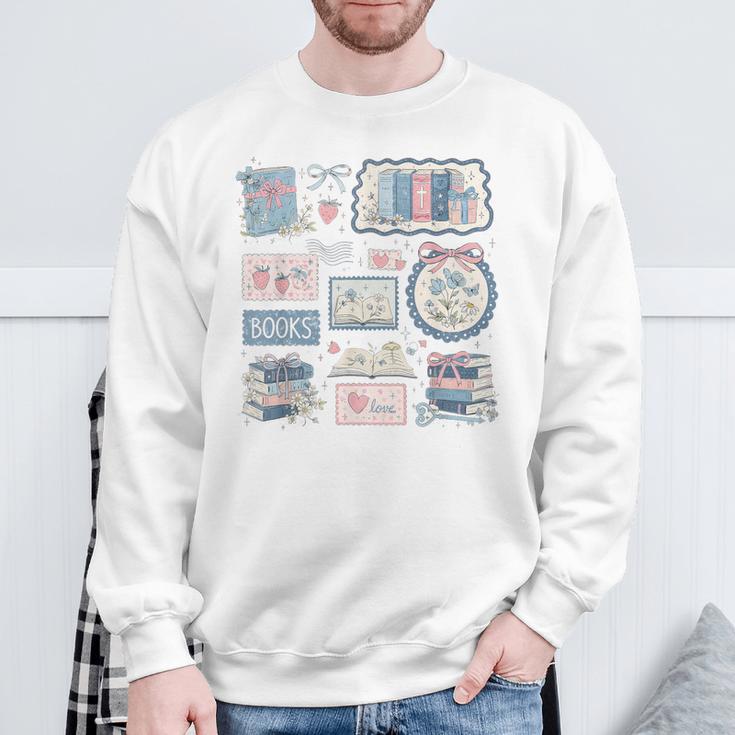 Retro Bookish Love Collage Book Lover Librarian Scrapbook Sweatshirt Gifts for Old Men