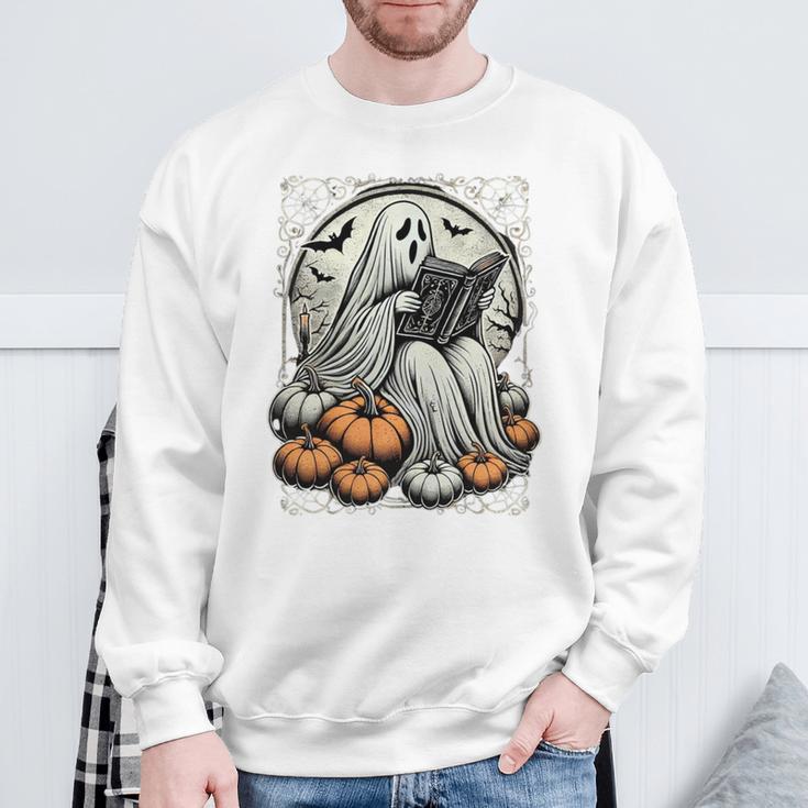 Vintage Ghost Reading Book Pumpkins Goth Halloween Teachers Sweatshirt Gifts for Old Men
