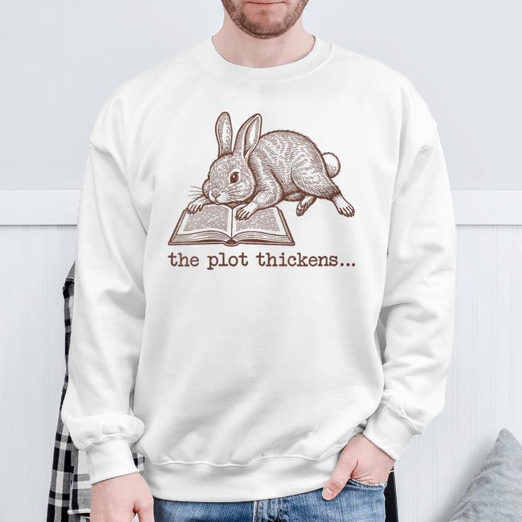 Women's Bookish Rabbit Reading Fiction Novel Book Vintage Bookworms Sweatshirt Gifts for Old Men