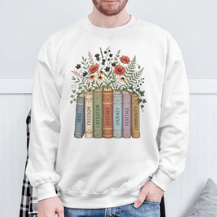 Women's Juneteenth 1865 Freedom Books Botanical Wildflower Graphic Sweatshirt Gifts for Old Men Women's Juneteenth 1865 Freedom Books Botanical Wildflower Graphic Sweatshirt Gifts for Old Men