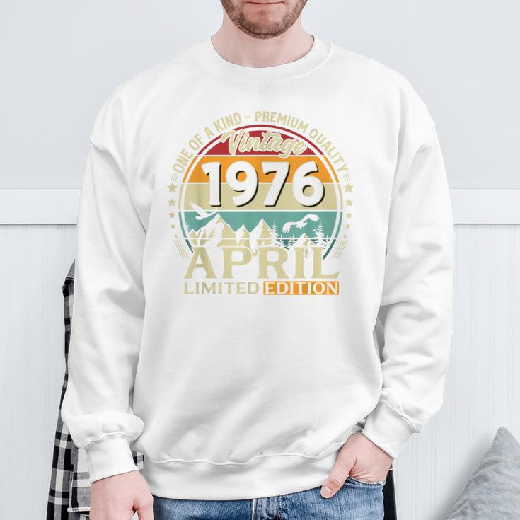 ヴィンテージカー 1976 年4月 50 歳の誕生日 1976 年のクラシックカー スウェットシャツ 高齢者への贈り物