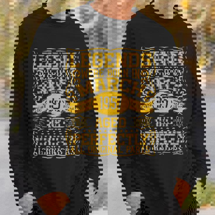 69歳の誕生日伝説は1957年3月に誕生しました。 スウェットシャツ 彼への贈り物