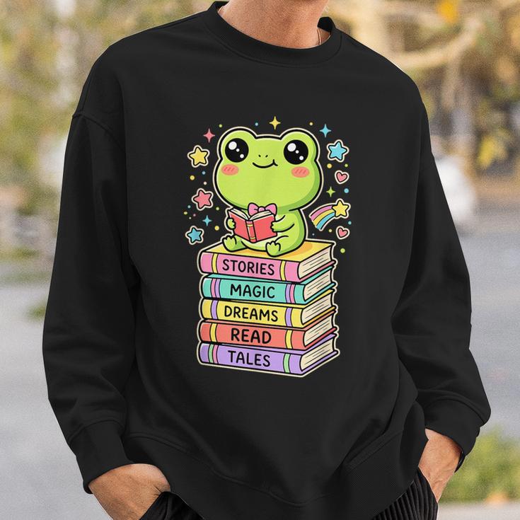 Frog Reading Books Bookworm Librarian Sweatshirt Gifts for Him Frog Reading Books Bookworm Librarian Sweatshirt Gifts for Him