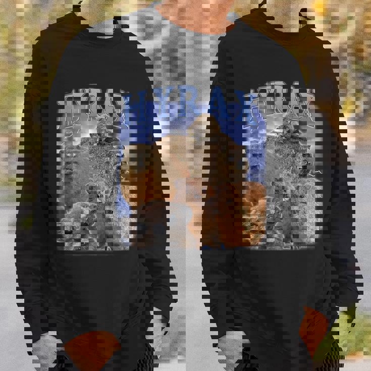 Hyrax Fire Meme Animal Lover ユーモア ロック ハイラックス スウェットシャツ 彼への贈り物