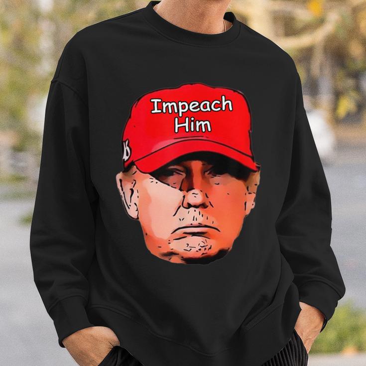 Impeach Trumptupid レッドキャップ ジョーク 民主党員 Usa 弾丸 スウェットシャツ 彼への贈り物