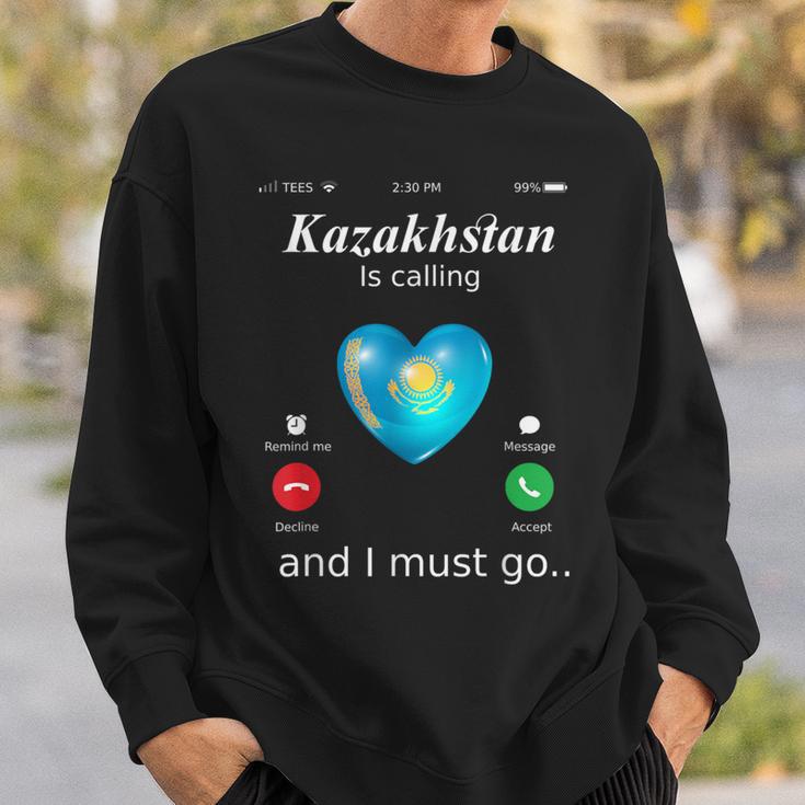 Kazakhstan Ruft Und Ich Muss Gehen カザフスタン国旗tシャツ スウェットシャツ 彼への贈り物