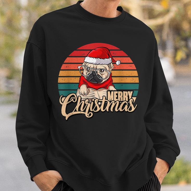 Merry Christmas Retro Vintage Pugmas Pug Reading Books Sweatshirt Gifts for Him