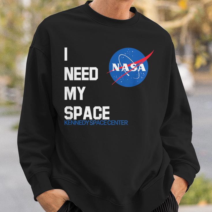 I Need Mypace Nasaケネディスペースセンター Nasaシャツ スウェットシャツ 彼への贈り物