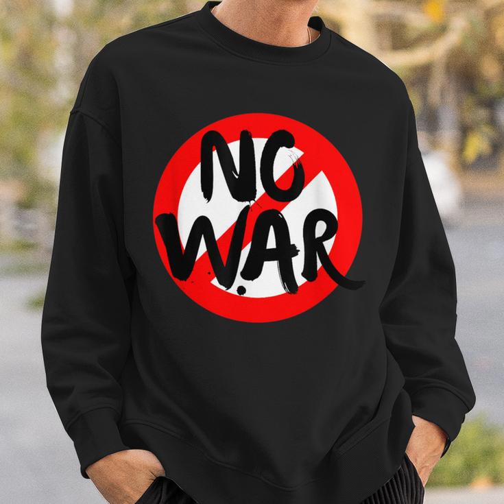 No War、アンチウォーデーストップサイン、スプレーペイント、No War。 スウェットシャツ 彼への贈り物