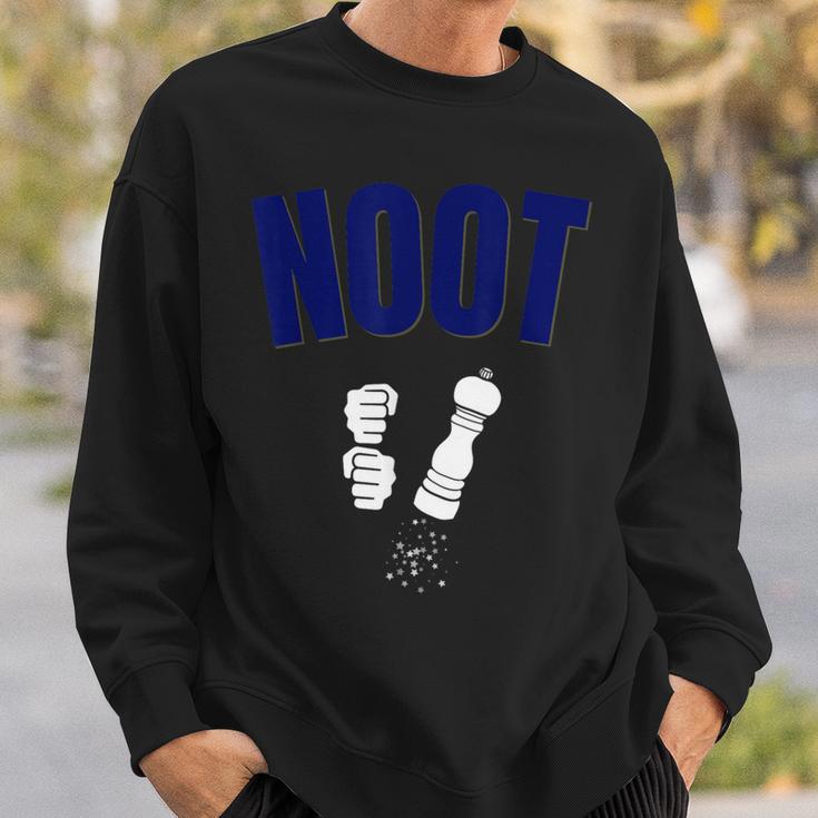 Noot Nootbaar Pepper Grinderヌート たっちゃん ヌートバー ペッパーミル スウェットシャツ 彼への贈り物