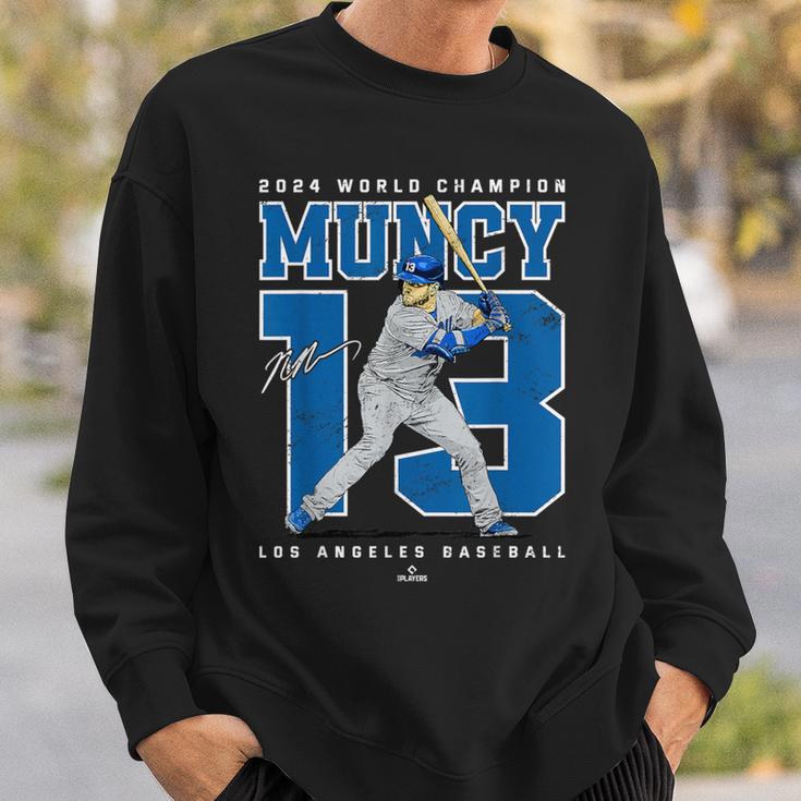 Player Number 2024 World Champion Max Muncy Los Angeles スウェットシャツ 彼への贈り物