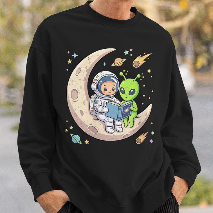 Women's Astronaut Reading Book With Alien Moon Space Astronomy Sweatshirt Gifts for Him Women's Astronaut Reading Book With Alien Moon Space Astronomy Sweatshirt Gifts for Him