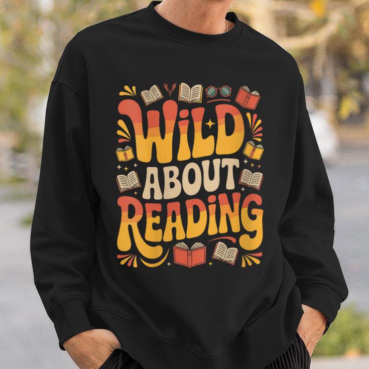 Women's Wild About Reading Zoo Animals For Bookworm Book Reader Sweatshirt Gifts for Him