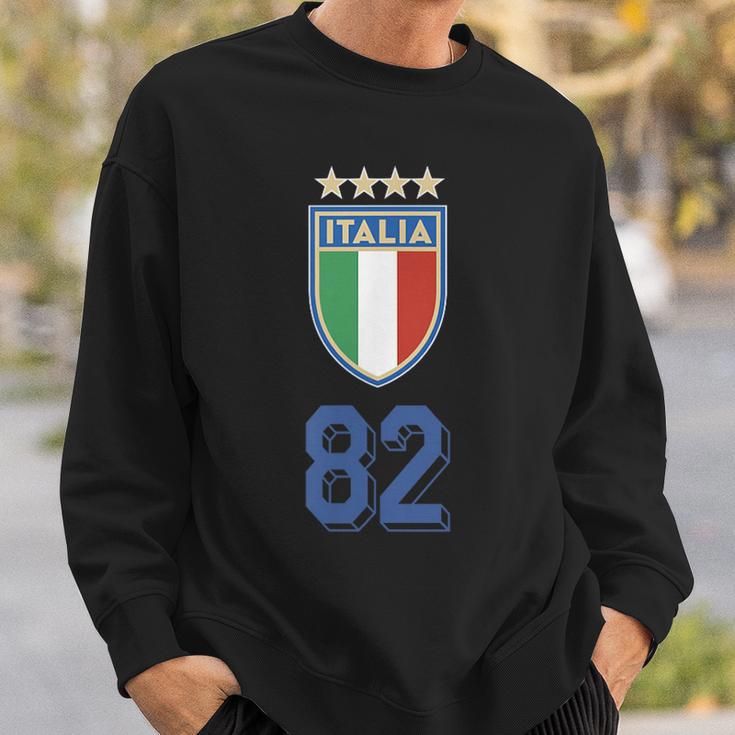 イタリア 1982 ワールドカップ サッカー ヴィンテージ クレスト グラフィック スウェットシャツ 彼への贈り物