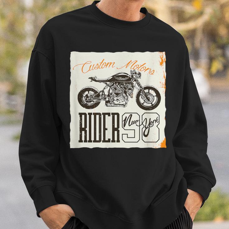 カフェレーサー カスタム バイク おしゃれ オートバイ ライダー イラスト スウェットシャツ 彼への贈り物