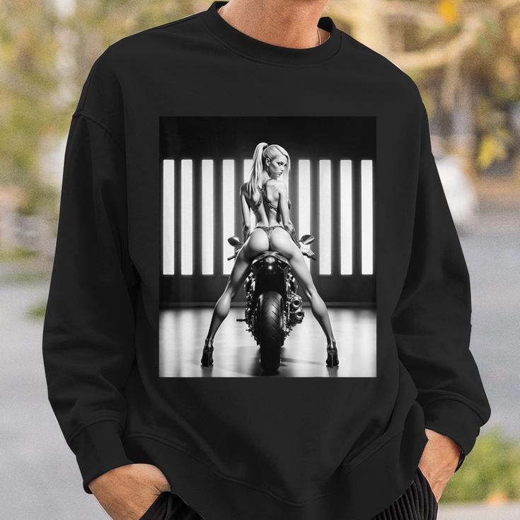 セクシーガールグラフィックtシャツ セクシーブロンドブーティモデルバイカーベイブ スウェットシャツ 彼への贈り物